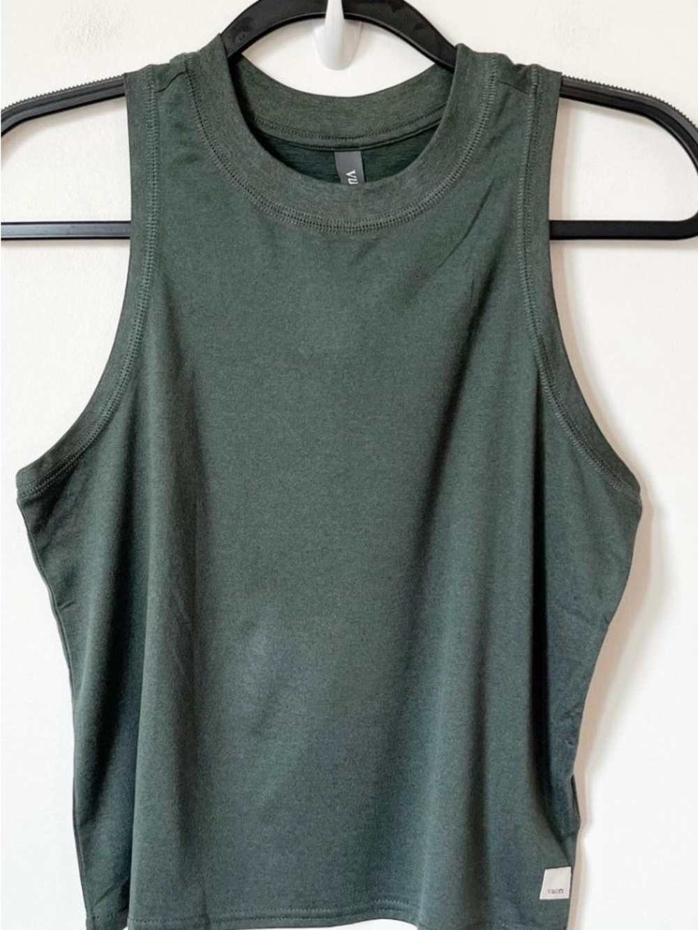 Vuori Heather Olive Green tank XS